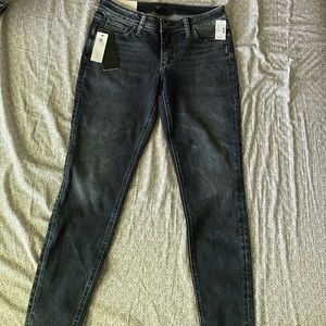 cute skinny jeans, cute pattern on functional pockets
